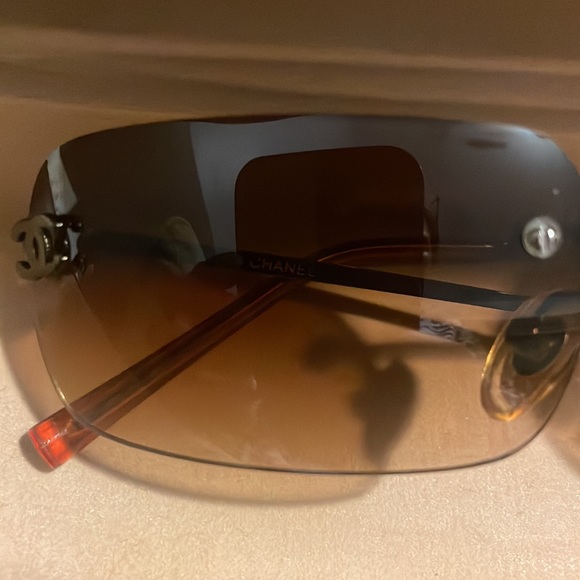 Chanel vintage sunglasses. - Picture 9 of 14